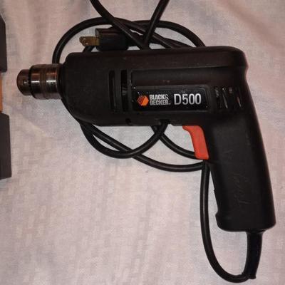 BLACK & DECKER D500-NEW 29pc DRILL BIT SET-LED FLASHLIGHT-HAMMER