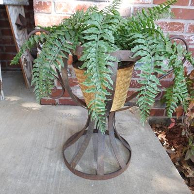 Yard art vintage metal plant stand
