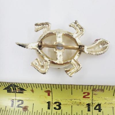 CUTE GOLD TONED TURTLE W/ MOTHER OF PEARL SHELL PIN