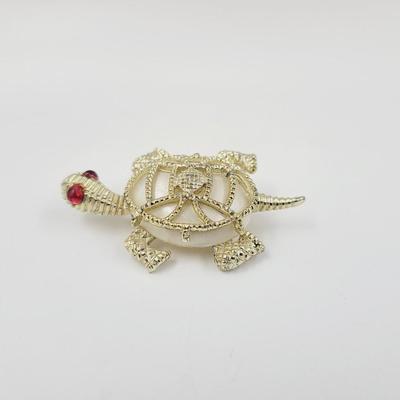 CUTE GOLD TONED TURTLE W/ MOTHER OF PEARL SHELL PIN