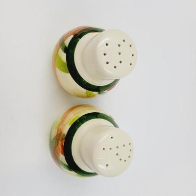 Tam O'shanterbyÂ METLOX - POPPYTRAIL - VERNON SALT & PEPPER SET