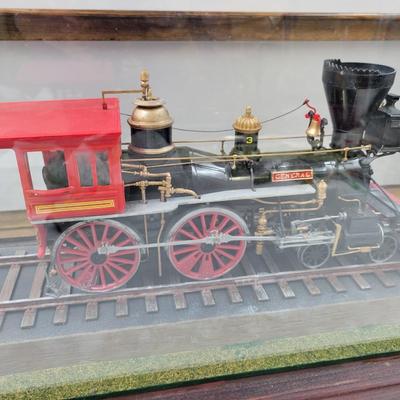 WOODEN FRAME & PLEXIGLASS MODEL ENGINE DISPLAY