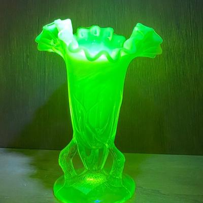 LGWright Glass CompanY Twig Vaseline Opalescent