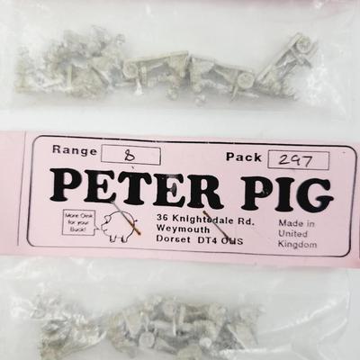 VINTAGE PETER PIG RANGE 8 WORLD WAR MILITARY FIGURINES
