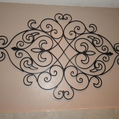 Metal Fluer de lis wall hanging