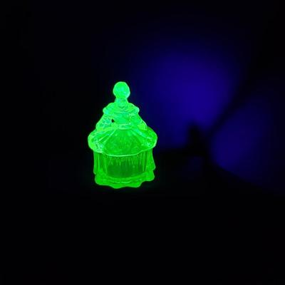 Colonial Lady Powder Jar  Yellow Uranium Glass