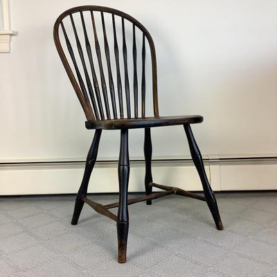 8093 Vintage Original Painted Windsor Chair