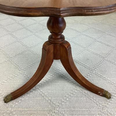 8094 Vintage Imperial Mahogany Two Tier Pie Crust Table
