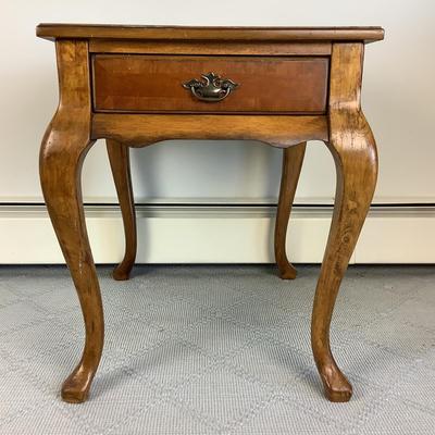 8096 Queenanne Style Single Drawer Mahogany Night Stand by Butler