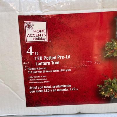 HOME ACCENTS HOLIDAY ~ 4FT LED Potted Pre-Lit Lantern Tree ~ NIB