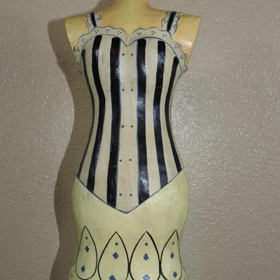 Dress form mannequin
