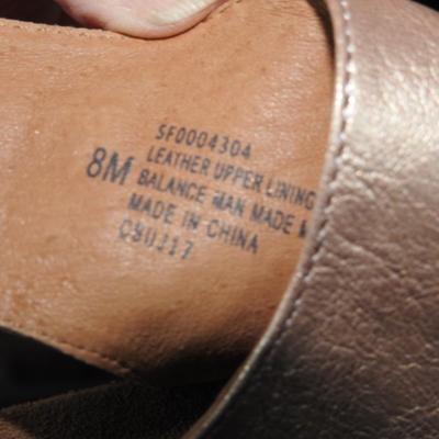 Women shoes size 8M