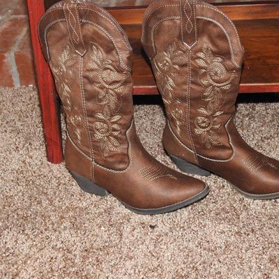 Women's cowboy boots