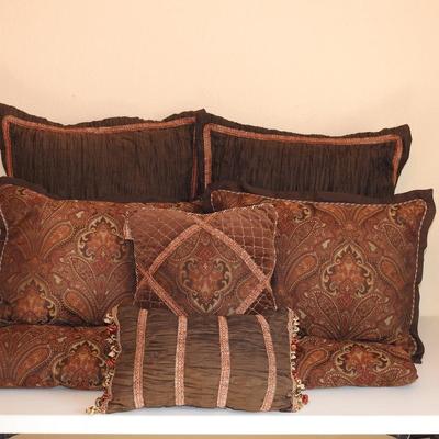 King comforter and pillows