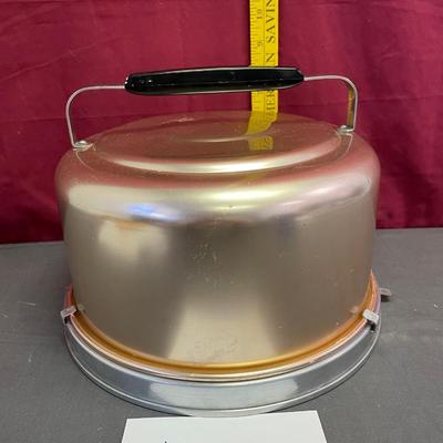 Cake carrier