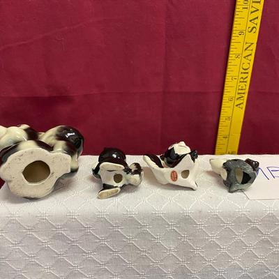Set of skunks