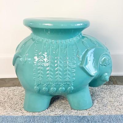 8102 Safavieh Ceramic Elephant Stool