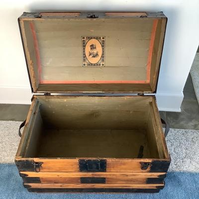 8104 Antique Dome Top Chest