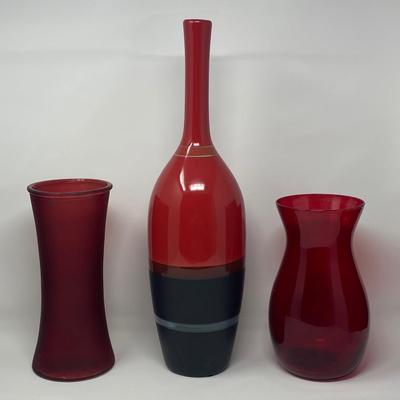 The Red Vase Art Glass Lot