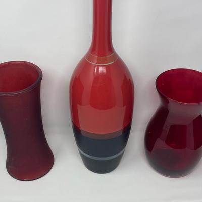 The Red Vase Art Glass Lot