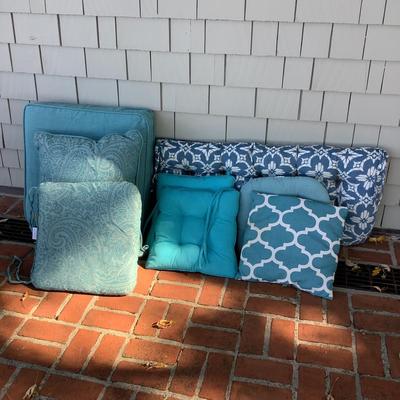8131 Lot of Outdoor Patio Furniture Pillows