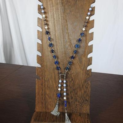 Beautiful fashion costume necklace