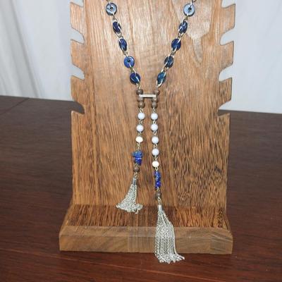 Beautiful fashion costume necklace