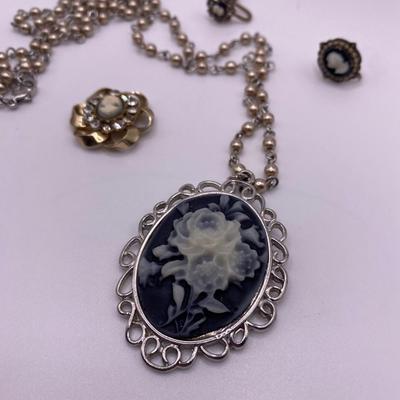 The Cameo Lot