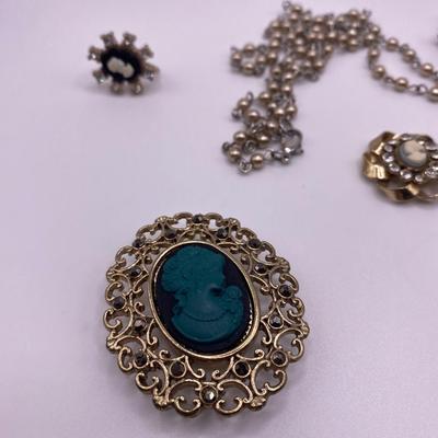 The Cameo Lot
