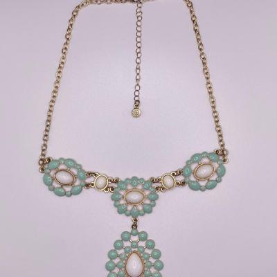 Vintage Drop Pendant Floral Necklace