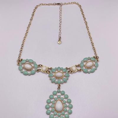 Vintage Drop Pendant Floral Necklace
