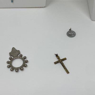 The Glass Bead and Pendant Rosary Lot