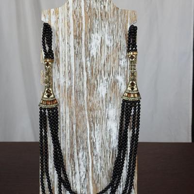 Beautiful layered Heidi Daus jeweled necklace