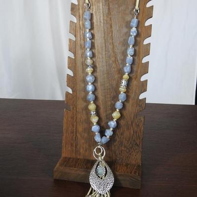 Fashion costume jewelry necklace