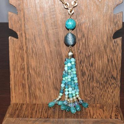 New Directions fashion costume jewelry necklace