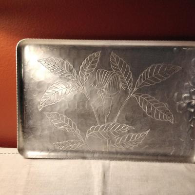 Intaglio Design By E.M.P.C. 14" by 9" Aluminum Tray