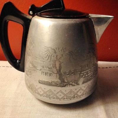 Vintage Swan Brand Willo Ware Aluminum Tea/Coffee Pot Made in England 1 1/2 Pint Blue Willow Pattern