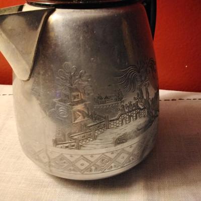 Vintage Swan Brand Willo Ware Aluminum Tea/Coffee Pot Made in England 1 1/2 Pint Blue Willow Pattern