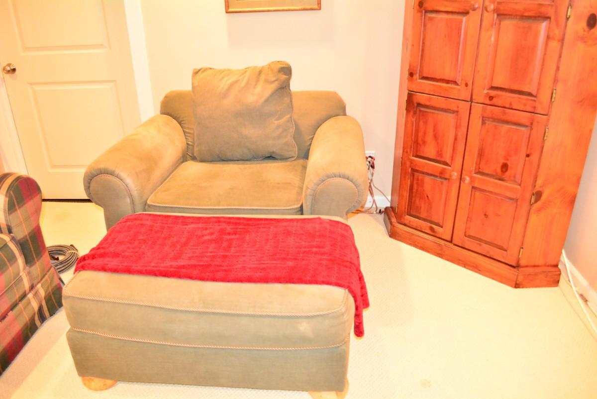 Oversized Chair with Ottoman