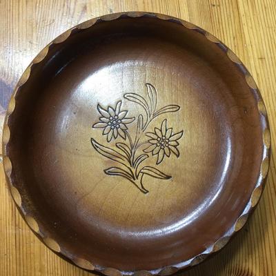 Vintage wooden music box/trinket dish