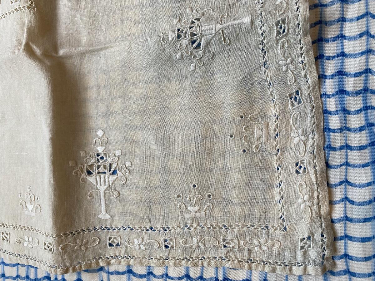 Vintage Hand Stitched Linen Table Cloth and Napkins