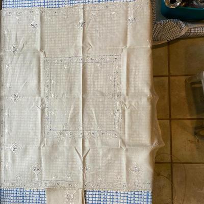 Vintage Hand Stitched Linen Table Cloth and Napkins