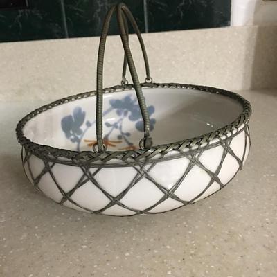 Antique Porcelain Japanese  AWAJI Bowl in Silver Wire handle