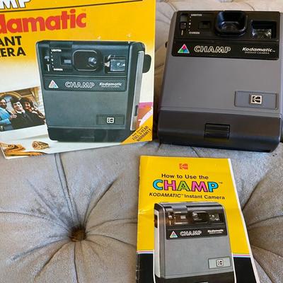 RARE Vintage CHAMP Kodak Kodamatic INSTANT CAMERA and INSTANT FLAST in Orig Box