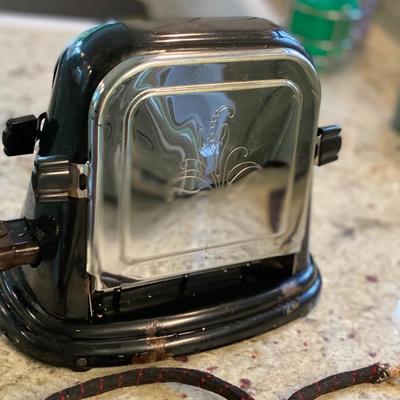 ART DECO Antique Kitchen Electric Toaster  by Bersted Mfg.  â€œ Fostoria â€œ