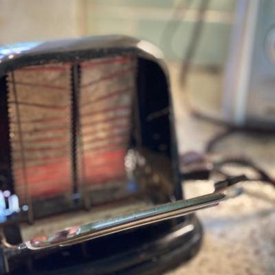 ART DECO Antique Kitchen Electric Toaster  by Bersted Mfg.  â€œ Fostoria â€œ