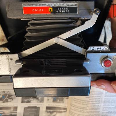 Vintage Polaroid Automatic Folding Instant Land Camera 101 w Paul Francis Kerr Photos in Cold Case