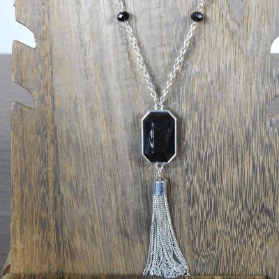 Fashion costume jewelry necklace