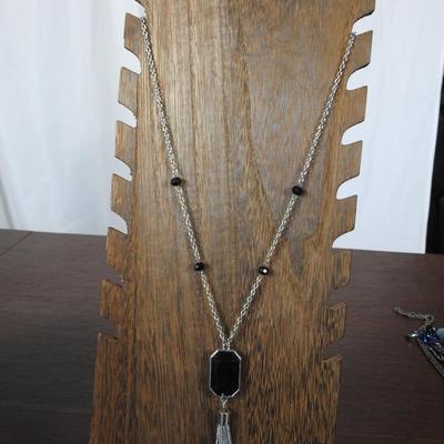 Fashion costume jewelry necklace