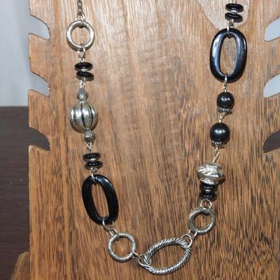 Fashion costume jewelry necklace